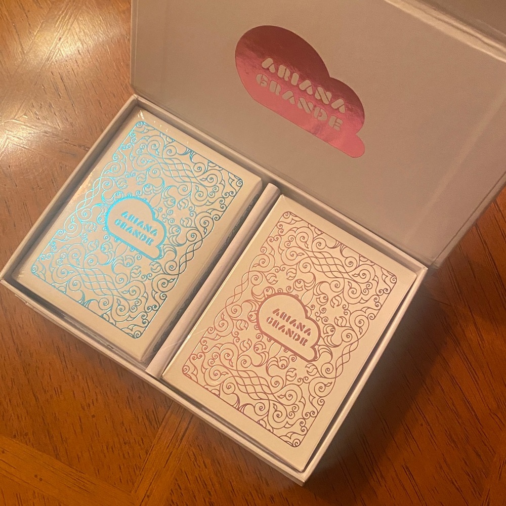 Limited Edition Ariana Grande Playing Cards Cloud Pink Set NEW 💗 - Picture 4 of 8
